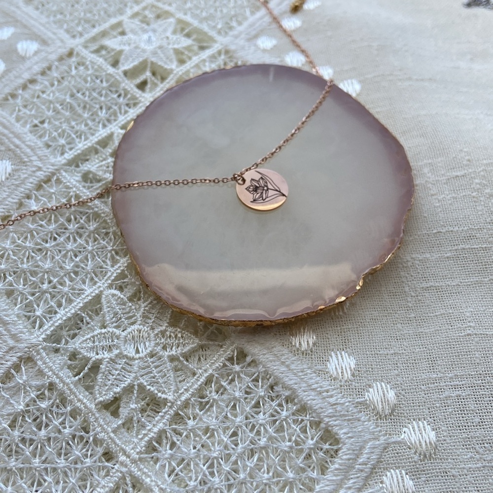 Dainty Rose Gold stainless‎ steel engraved Flower on delicate Chain necklace